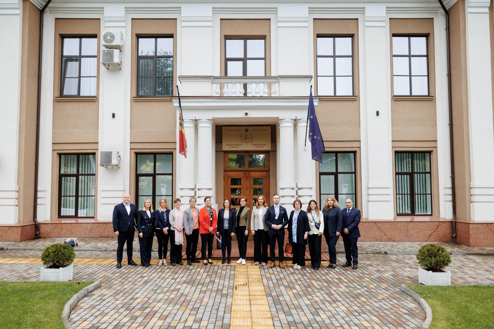 Parlamentari suedezi și oficiali PNUD, în vizită la Institutul Național al Justiției