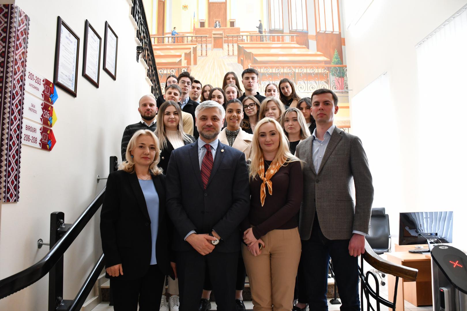 Exploring new horizons: Law students visiting INJ