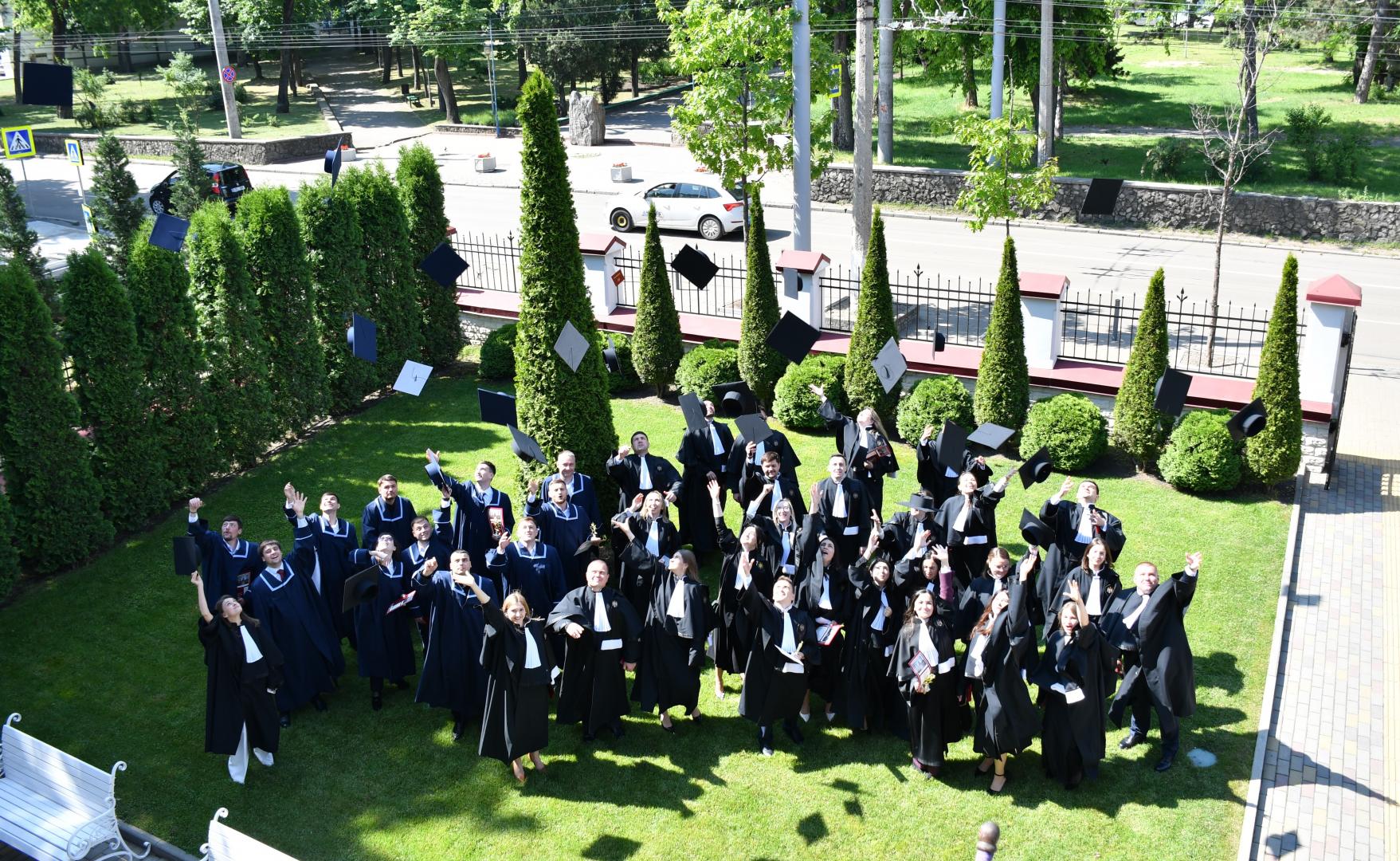 O nouă generație de viitori judecători și procurori a absolvit Institutul Național al Justiției