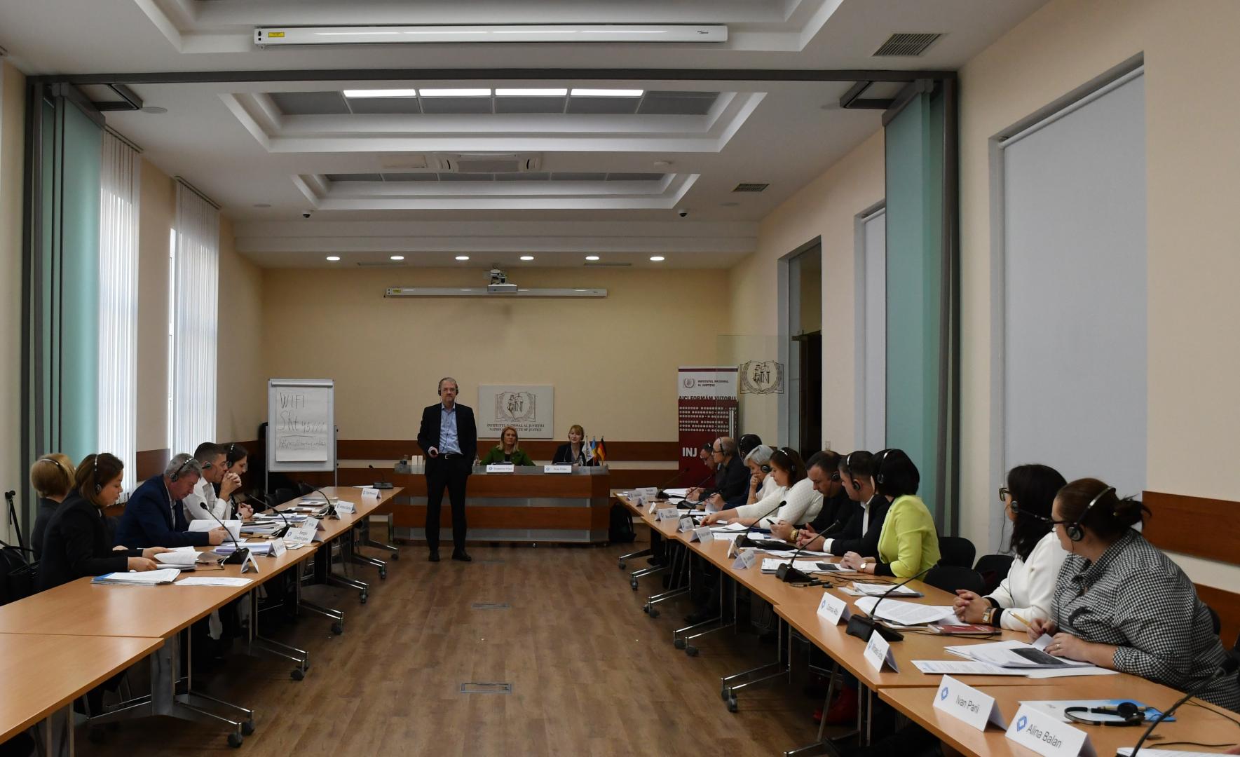 Formare specializată a judecătorilor în domeniul contenciosului administrativ