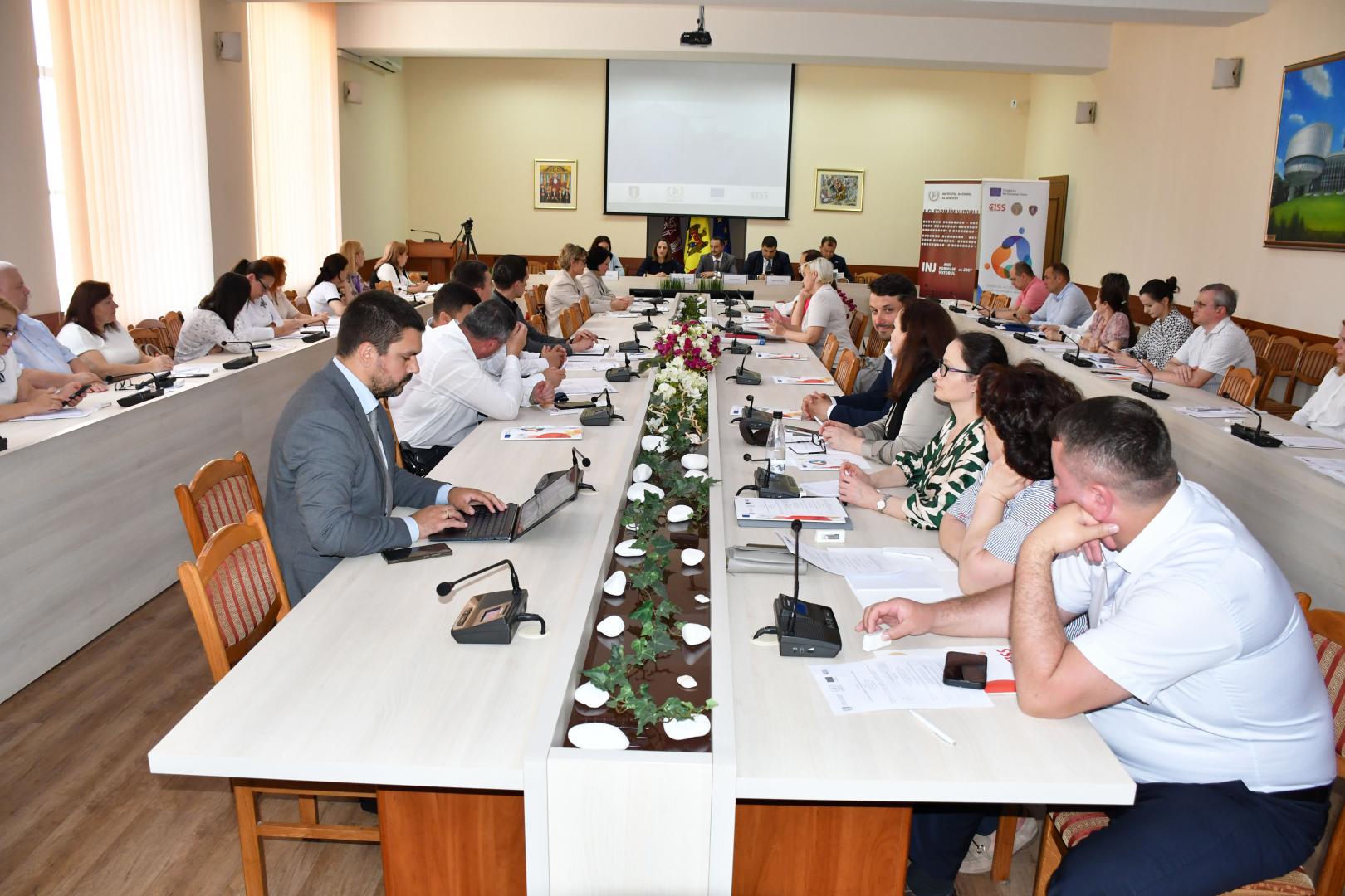 Masă rotundă „Accesul public la hotărârile și încheierile judecătorești. Provocări și soluții”